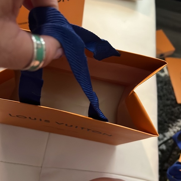 A set of 2 Louis Vuitton bag’s 🩵🩵🩵 - Picture 4 of 9